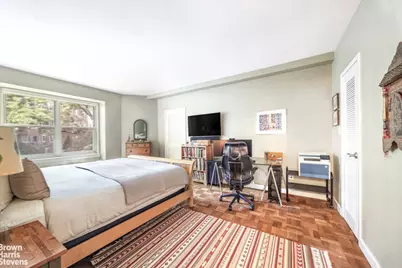 200 E End Avenue #3M, New York City, NY 10128 - Photo 4