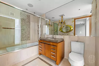 400 5th Avenue #34A, New York, NY 10018 - Photo 10