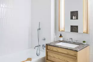 22-18 Jackson Ave, New York City, NY 11101 - Photo 6