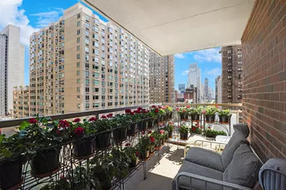 360 E 72nd Street #B1409, New York City, NY 10021 - Photo 4