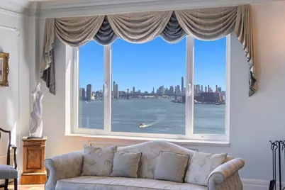 1 Beekman Place #15A, New York City, NY 10022 - Photo 6