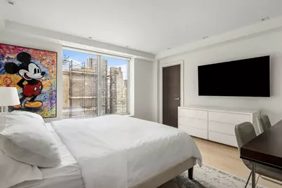 160 Central Park S #2701/2703, New York, NY 10019 - Photo 10