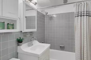 211 E 53rd St, New York City, NY 10022 - Photo 6
