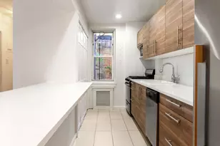 39-25 51st St, New York City, NY 11377 - Photo 14