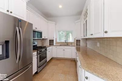 5637 Delafield Avenue, New York City, NY 10471 - Photo 8