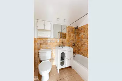 5637 Delafield Avenue, New York City, NY 10471 - Photo 18