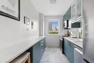215 Adams St, New York City, NY 11201 - Photo 2