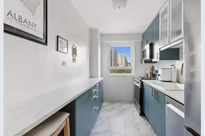 215 Adams Street #10B, Brooklyn, NY 11201 - Photo 2