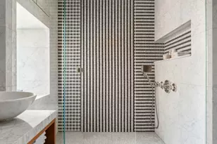 21 E 66th St, New York City, NY 10065 - Photo 18