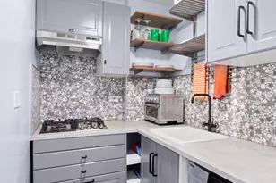 101 W 12th St, New York City, NY 10011 - Photo 2