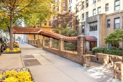 315 E 68th Street #13J, New York, NY 10065 - Photo 6