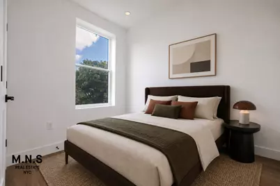 20-14 41st Street #2, Astoria, NY 11105 - Photo 4
