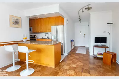 205 W End Avenue #2K, New York, NY 10023 - Photo 4