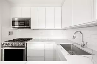 555 Main St, New York City, NY 10044 - Photo 8