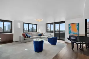 347 W 57th St, New York City, NY 10019 - Photo 16