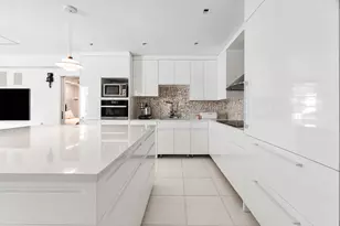 15 W 12th St, New York City, NY 10011 - Photo 6