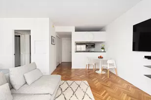 150 W 56th St, New York City, NY 10019 - Photo 2