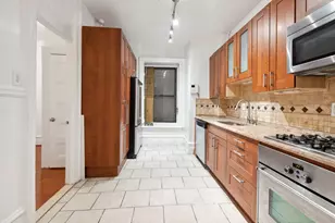 243 W 98th St, New York City, NY 10025 - Photo 4