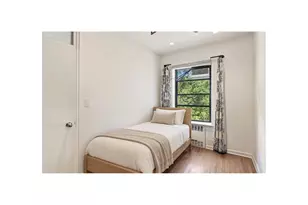 27 W 82 St, New York City, NY 10024 - Photo 4