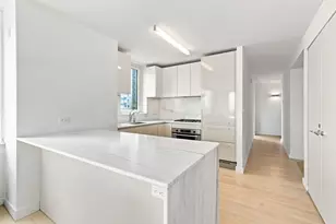 322 W 57th St, New York City, NY 10019 - Photo 6
