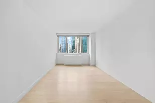 322 W 57th St, New York City, NY 10019 - Photo 14