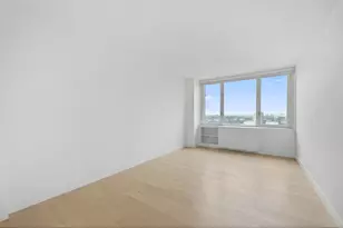 322 W 57th St, New York City, NY 10019 - Photo 16