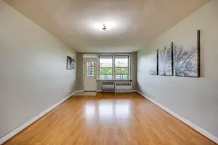 525 Ocean Pkwy, Brooklyn, NY 11218 - Photo 1
