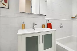 514 E 82nd St, New York City, NY 10028 - Photo 8