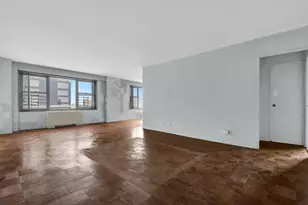 360 E 72nd St, New York City, NY 10021 - Photo 2