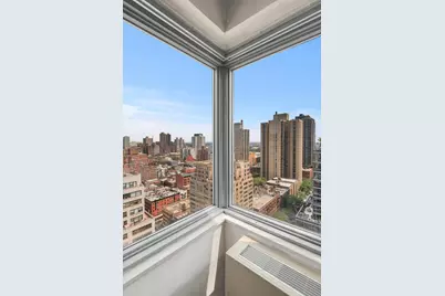 360 E 72nd Street #C2603, New York, NY 10021 - Photo 4