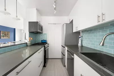 333 E 66th Street #8F, New York, NY 10065 - Photo 6