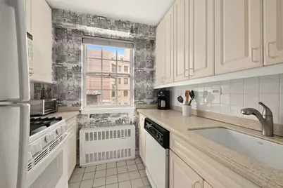 123 E 75th Street #8G, New York City, NY 10021 - Photo 4