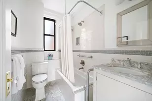 114 W 70th St, New York City, NY 10023 - Photo 10
