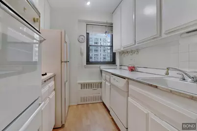 301 E 64th Street #9L, New York, NY 10065 - Photo 4
