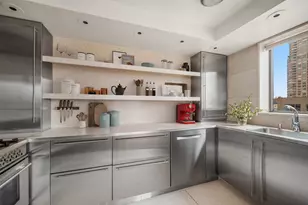 190 E 72nd St, New York City, NY 10021 - Photo 4