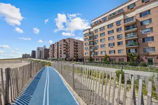 136 Beach 117th St, New York City, NY 11694 - Photo 32