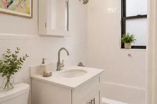 305 E 72nd St, New York City, NY 10021 - Photo 8