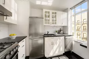 353 W 56th St, New York, NY 10019 - Photo 2