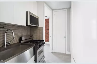 459 W 50th Street #4E, New York City, NY 10019 - Photo 2
