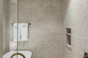 527 W 27th St, New York City, NY 10001 - Photo 8