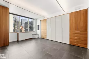 236 E 47th St, New York City, NY 10017 - Photo 16