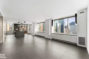 236 E 47th St, New York City, NY 10017 - Photo 2