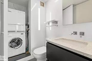 236 E 47th St, New York City, NY 10017 - Photo 22