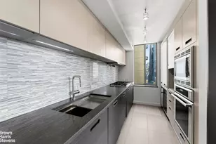 236 E 47th St, New York City, NY 10017 - Photo 24