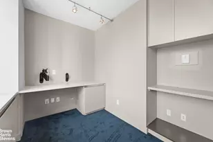 236 E 47th St, New York City, NY 10017 - Photo 20