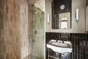 207 W 21st St, New York City, NY 10011 - Photo 6