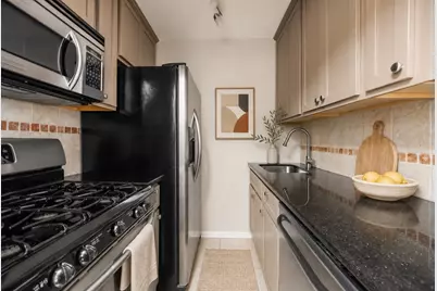209 E 56th Street #10E, New York, NY 10022 - Photo 4