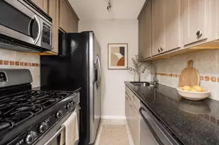 209 E 56th St, New York, NY 10022 - Photo 4