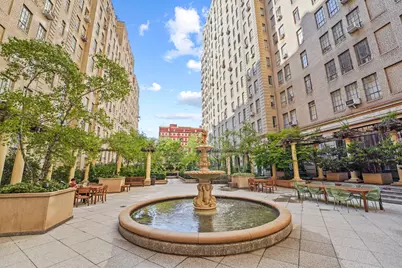 333 W 56th Street #2L, New York, NY 10019 - Photo 16