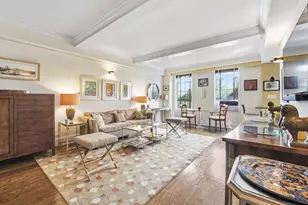 333 W 56th St, New York City, NY 10019 - Photo 2